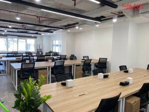 Văn phòng trọn gói Co-working space Quận 1, có sẵn bàn ghế và trang thiết bị hiện đại
