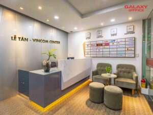Văn phòng trọn gói G Office Vincom Center Lê Thánh Tôn Quận 1, Khu vực sãnh lễ tân có sẵn bàn ghế hiện đại