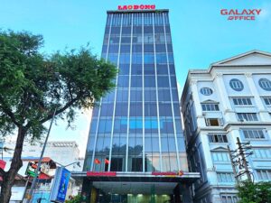 Mặt tiền tòa nhà Báo Lao Động (L'MAK - The Heritage) quận 3 gồm 16 tầng, toàn bộ được lắp kính