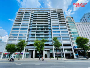 Mặt tiền với thiết kế hiện đại tại The Landmark Tower, nằm trên tuyến đường trung tâm 5B Tôn Đức Thắng, Phường Bến Nghé, Quận 1