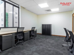 Không gian làm việc tại văn phòng trọn gói Regus Mê Linh Point Quận 1 đã có sẵn bàn ghế nội thất sang trọng