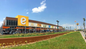 bãi giữ xe tại Emart Gò vấp vô cùng rộng rãi, an ninh chặt chẽ