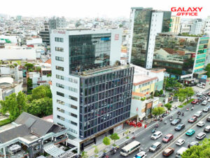 Mặt tiền tòa nhà CT Prime cát tường 83 nguyễn văn trỗi phú nhuận, bề ngoài tòa nhà được phủ bằng kính, tọa lạc ngay trục đường trung tâm