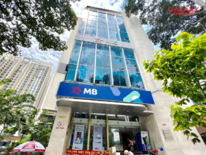 Mặt tiền tòa nhà văn phòng cho thuê MIC Tower nằm trên trục đường trung tâm Ba Tháng Hai, Quận 10