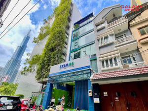 Mặt tiền tòa nhà Đông Nguyên Building tọa lạc tại số 677/1 Điện Biên Phủ, Phường 25, Quận Bình Thạnh