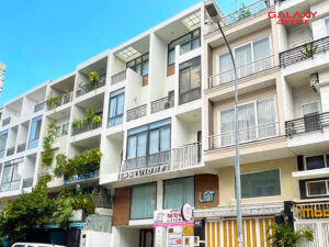 Mặt tiền tòa nhà Nichietsu Building tọa lạc tại 68-70 Nguyễn Ngọc Phương, Phường 19, Quận Bình Thạnh