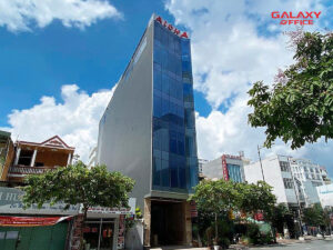 Mặt tiền tòa nhà Aloha Building với thiết kế hiện đại