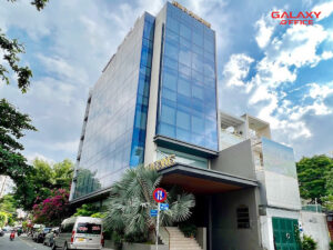 Tòa nhà văn phòng cho thuê Len’s Building, mặt tiền được lắp full kính