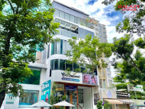Mặt tiền với thiết kế hiện đại của tòa nhà Sky Diamond