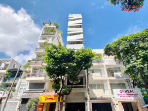 Mặt tiền tòa nhà HK Building 11 Đào Duy Anh, Phường 9, Phú Nhuận