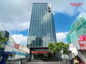 Toàn cảnh tòa nhà Mekong Tower Cộng Hòa với thiết kế full kính hiện đại