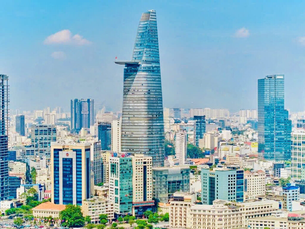 Tòa cảnh tòa nhà văn phòng cho thuê quận 1 Bitexco Financial Tower, biểu tượng của TPHCM, tọa lạc trên trục đường trung tâm Số 02 Hải Triều, Phường Bến Nghé, Quận 1