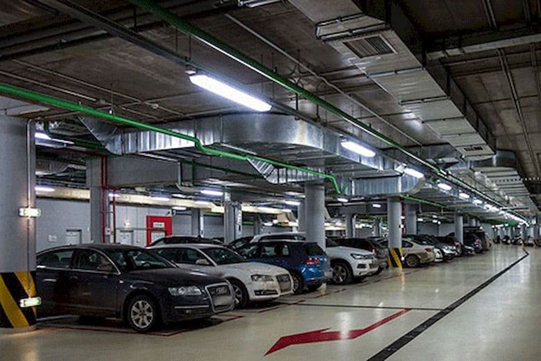 Bãi gửi xe ô tô tại quận 1 rộng rãi, an toàn