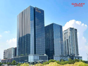 Toàn cảnh tòa nhà văn phòng cho thuê The Hallmark tọa lạc tại 15 Trần Bạch Đằng, phường Thủ Thiêm, TP. Thủ Đức