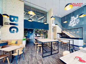 Không gian làm việc chung sang trọng tại JustCo Riverfront Financial Centre tọa lạc tại 3a-3b tôn đức thắng Quận 1