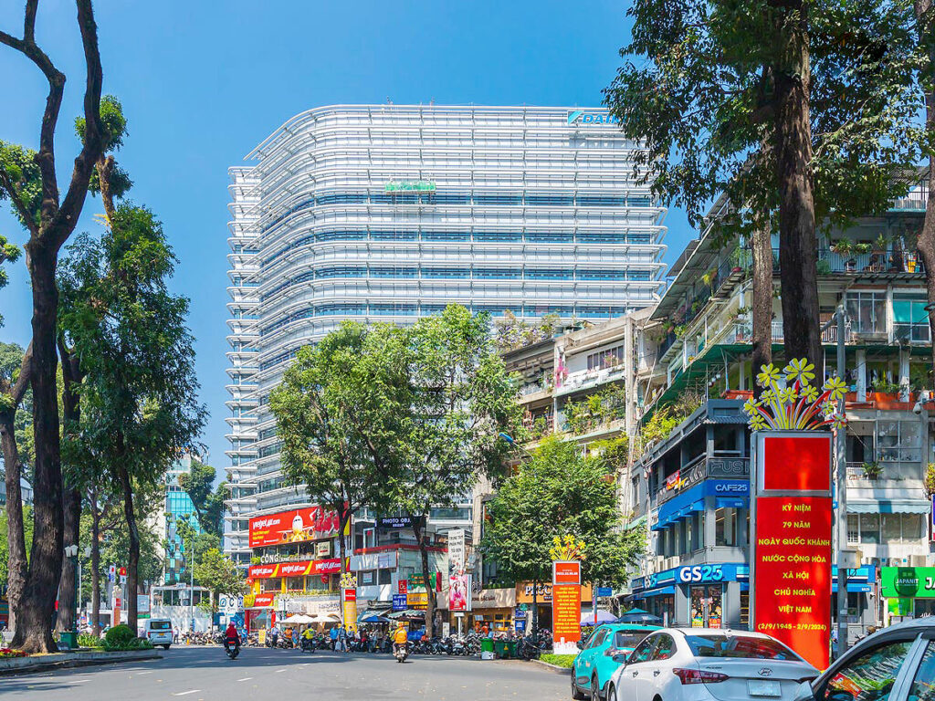 Tòa nhà văn phòng cho thuê Daikin Tower, tọa lạc tại số 10 Công Trường Quốc Tế, Phường Xuân Hòa, TPHCM