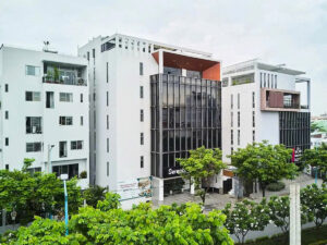 Mặt tiền tòa nhà văn phòng trọn gói Serepok Phan Chu Trinh