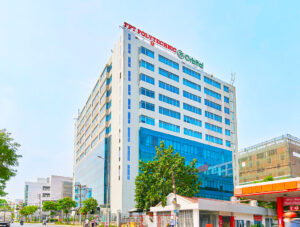 Toàn cảnh tòa nhà Orbital Building với thiết kế hiện đại tọa lạc tại đường số 3 phường Đông Hưng Thuận, Quận 12