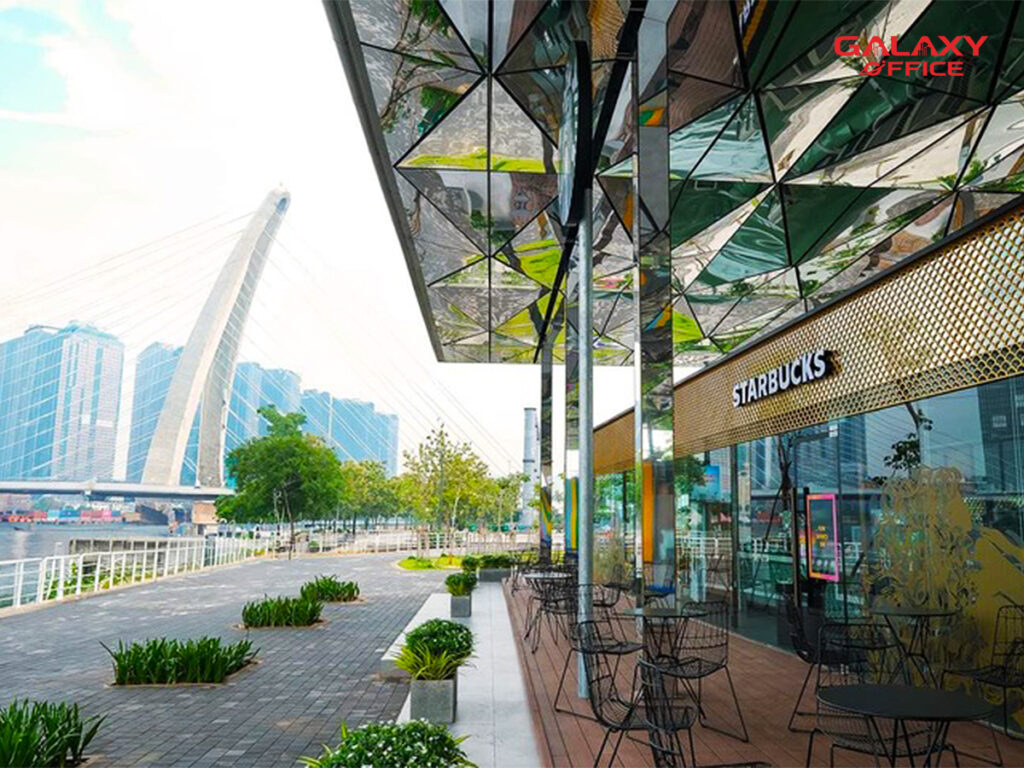 cà phê ngay ga metro