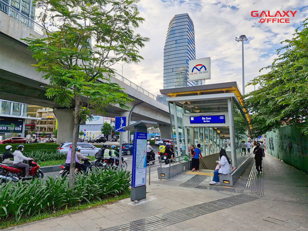 Tòa nhà văn phòng có lối đi bộ vào ga Metro