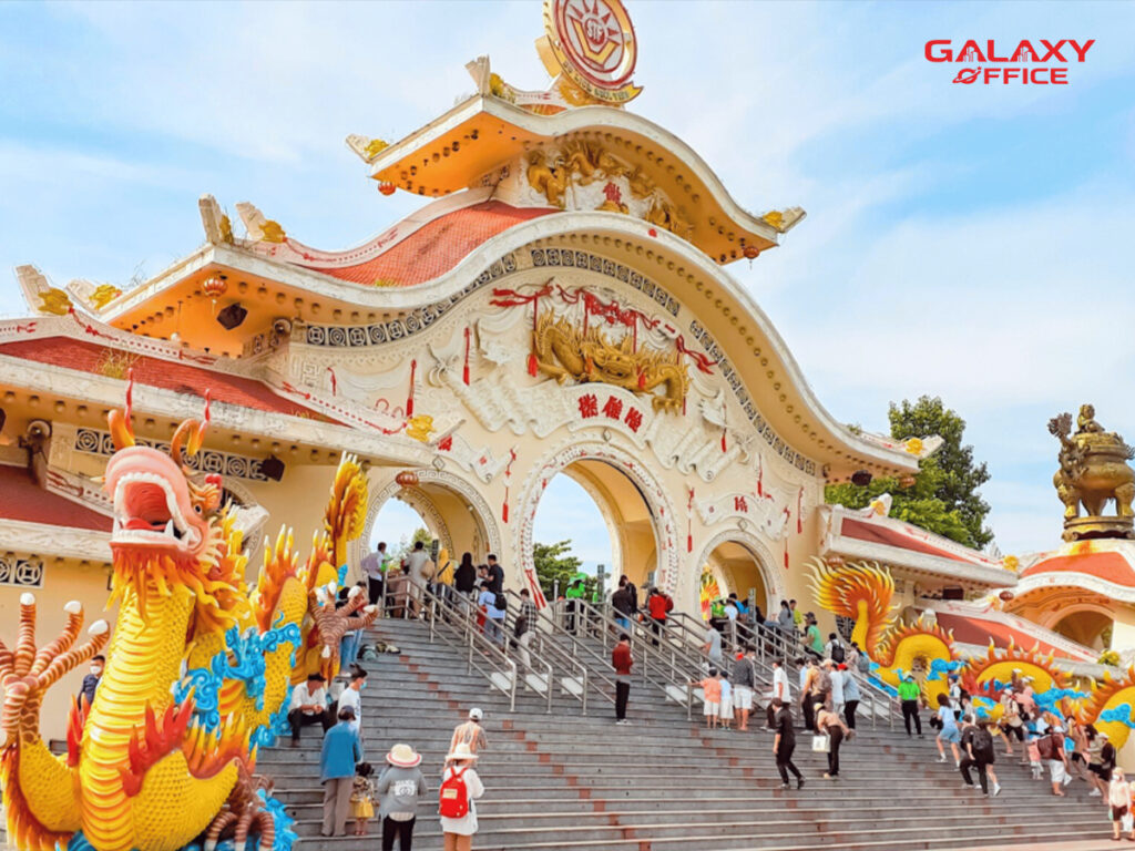 Địa điểm du lịch bằng tàu điện Metro - Suối Tiên