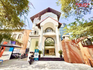 Mặt tiền tòa nhà Monarch Tower 21 Phùng Khắc Khoan